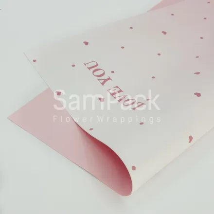 Пленка мат "Love" св.розовый 52*53 80мкр.20листов Пленка мат "Love"52*53 80мкр.20листов