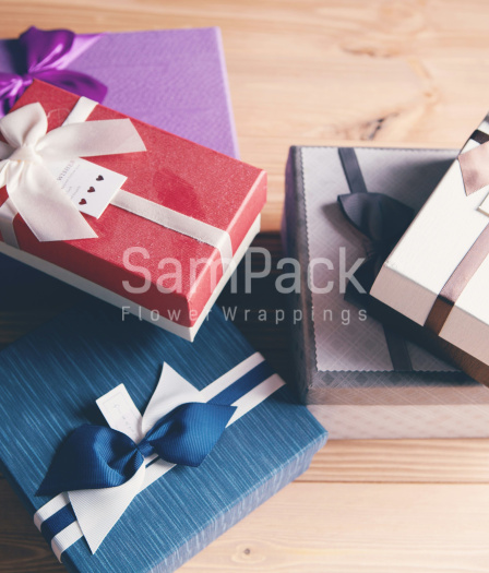 Подарочные коробки: как выбрать идеальную для праздника - SamPack.Store